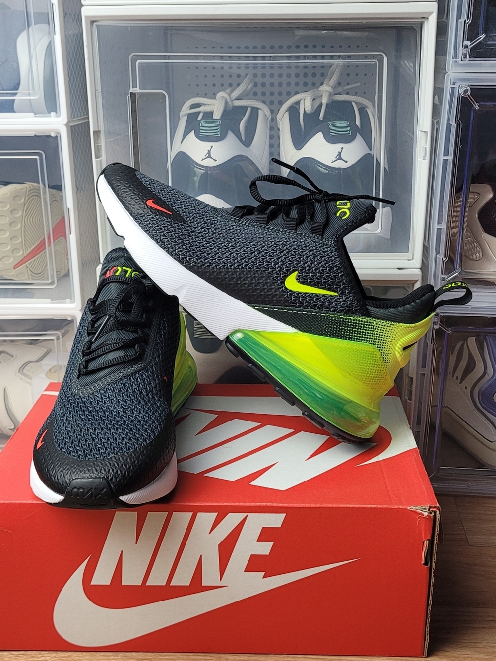 Nike Air Max 270 SE Retro Future Neon Volt 2019 Size 7y AQ9164-005